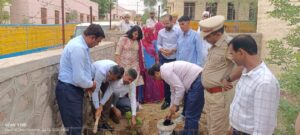 बाड़मेर प्रभारी सचिव डॉ. रोहित गुप्ता ने ग्रामीण सेवा शिविर का किया निरीक्षण